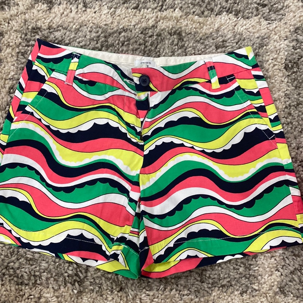 Size 6 Crown & Ivy Shorts